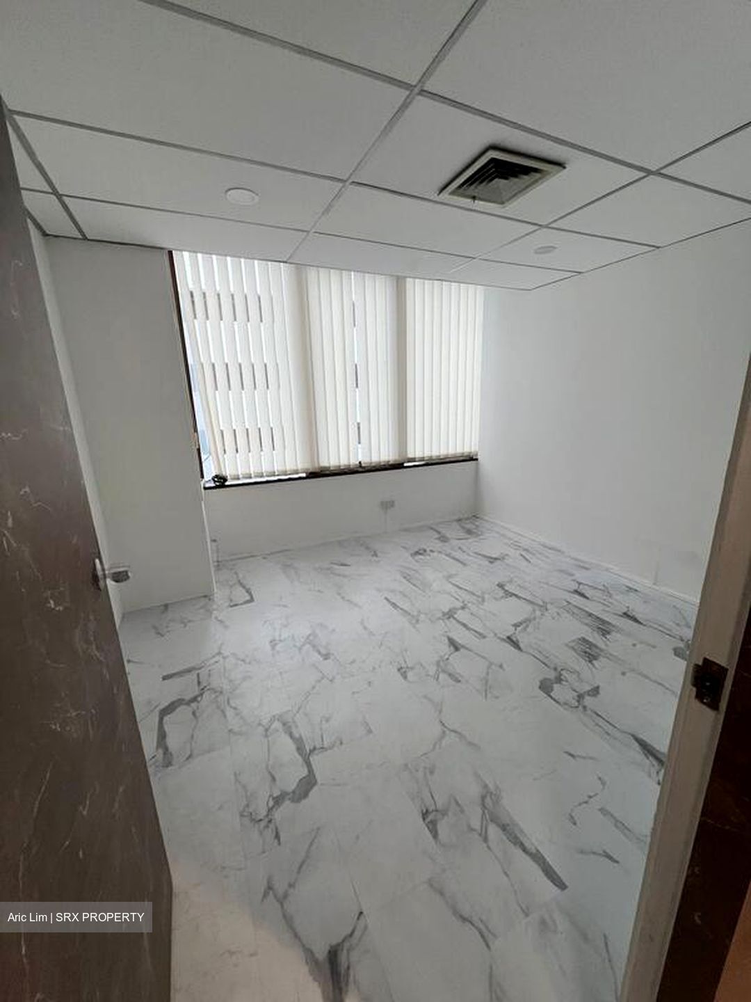 Mount Elizabeth Hospital (D9), Retail #502078571